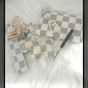 Luxury Schnauzer Keychain